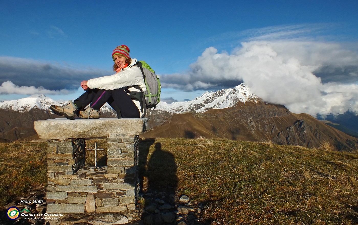 81 Piccolo altare di vetta dello Zuc di Cam (2195 m) con Tre Signori.JPG